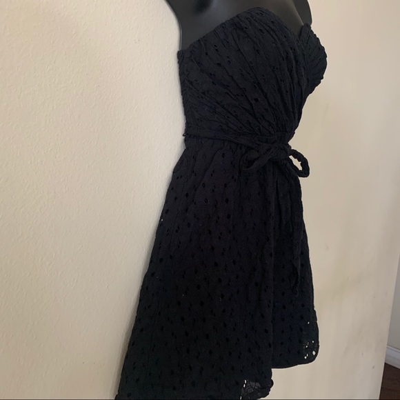 Express Black Sweetheart Eyelet Lace Strapless Tie Waist Mini Dress - Picture 6 of 11